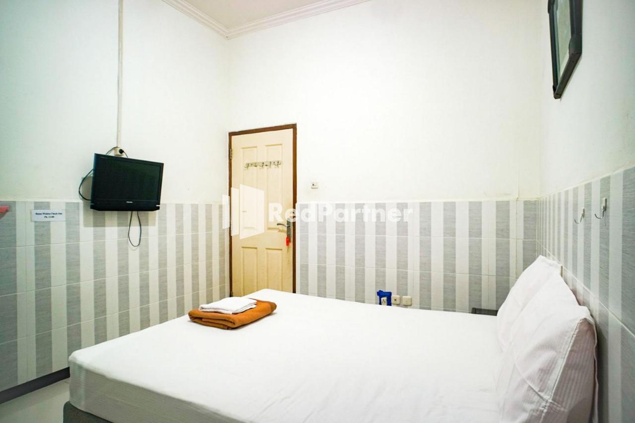 Hoki Homestay Redpartner Сурабая Екстериор снимка